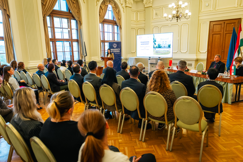 3.20251203 赛大与比亚迪签约 比亚迪人力资源经理邹银丽发言.jpg